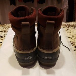 Sorel boots (boys) size 7